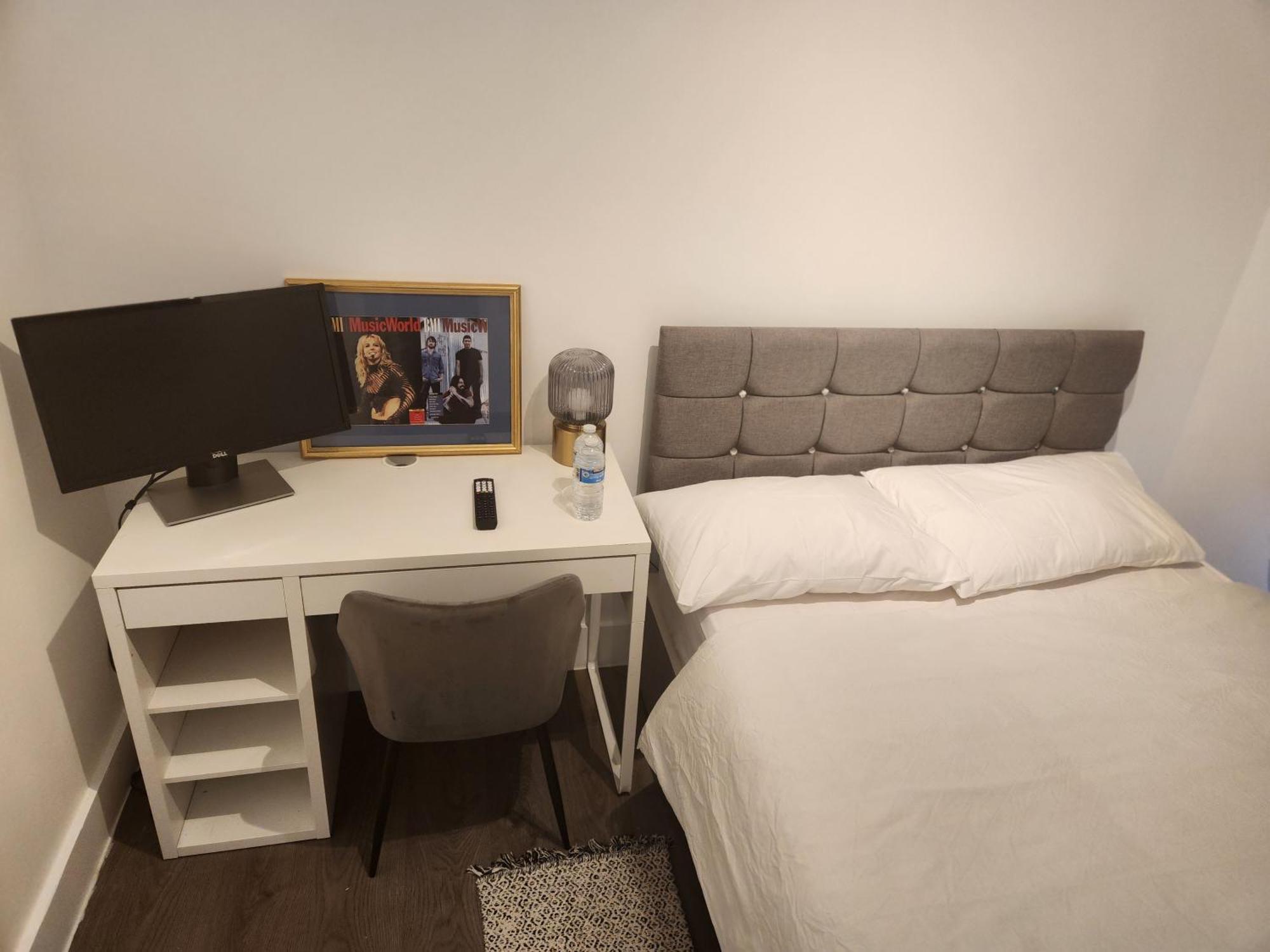 Apartmán Flat With Work Station, Monitor, Smart Tv & Netflix Londýn Exteriér fotografie