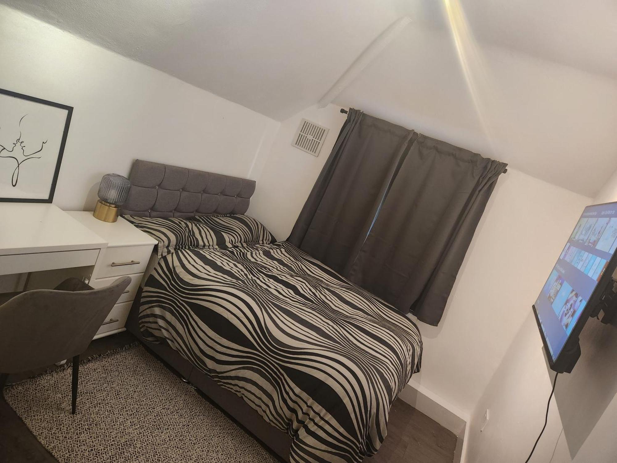 Apartmán Flat With Work Station, Monitor, Smart Tv & Netflix Londýn Exteriér fotografie