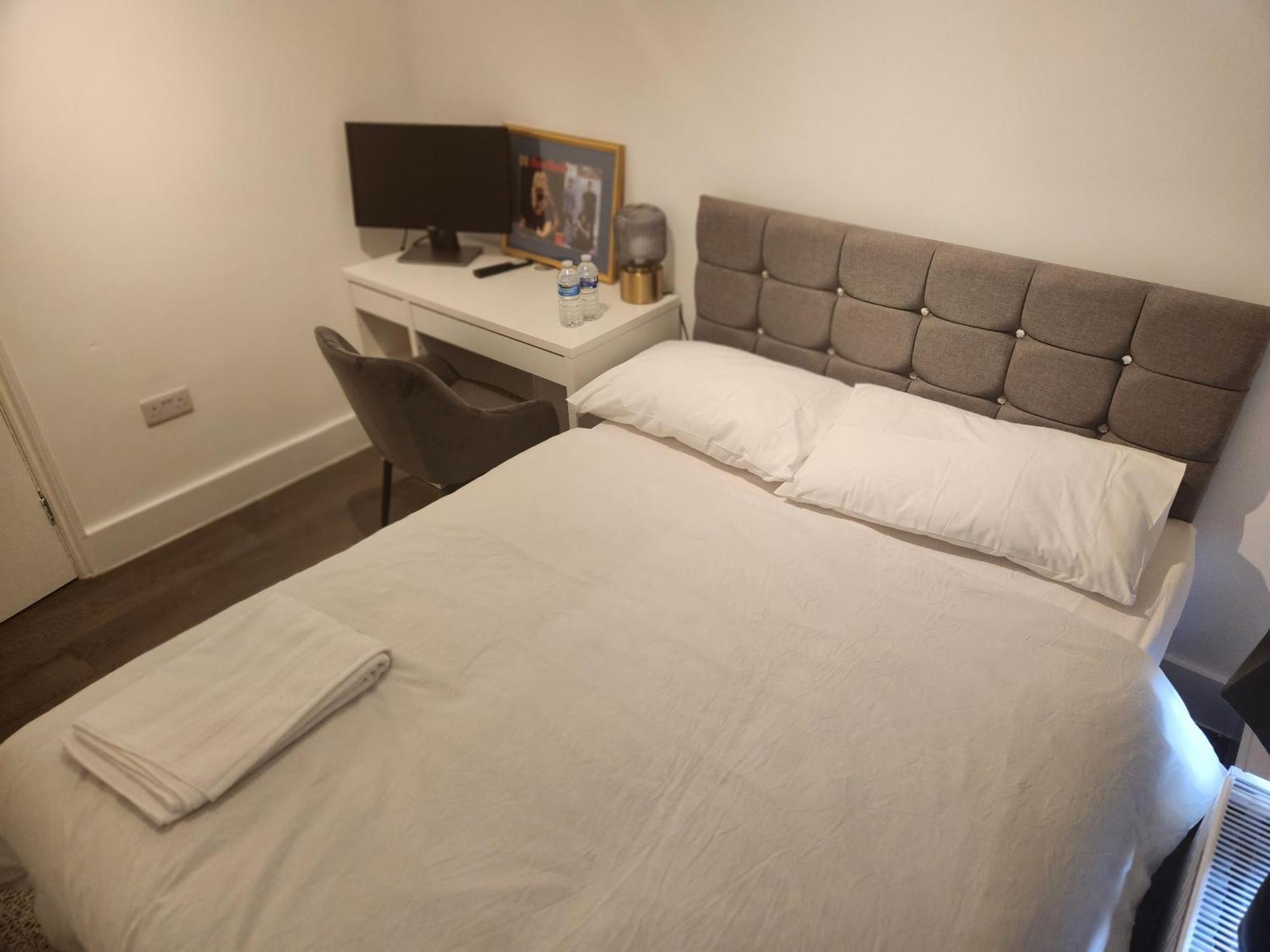 Apartmán Flat With Work Station, Monitor, Smart Tv & Netflix Londýn Exteriér fotografie