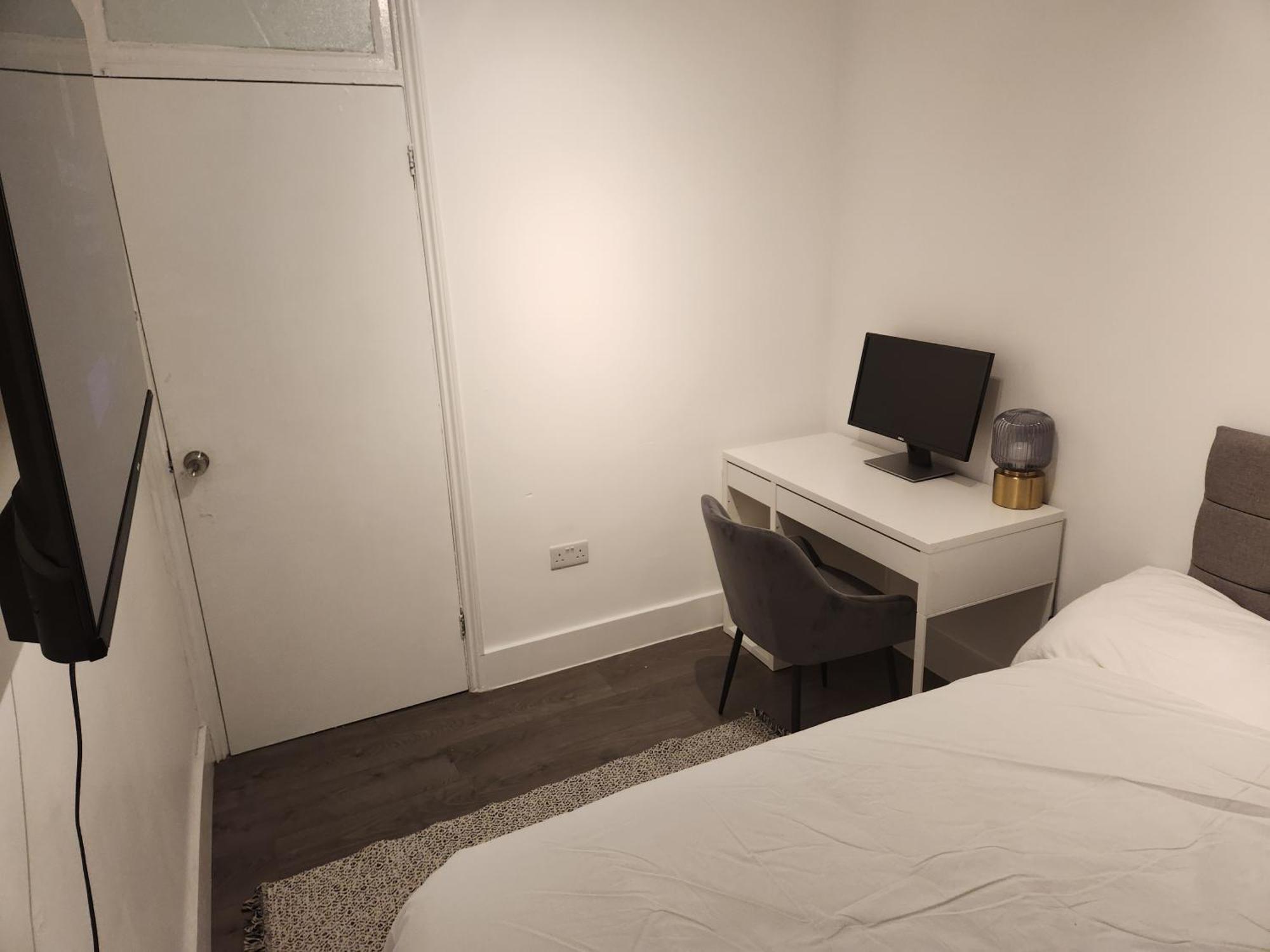 Apartmán Flat With Work Station, Monitor, Smart Tv & Netflix Londýn Exteriér fotografie