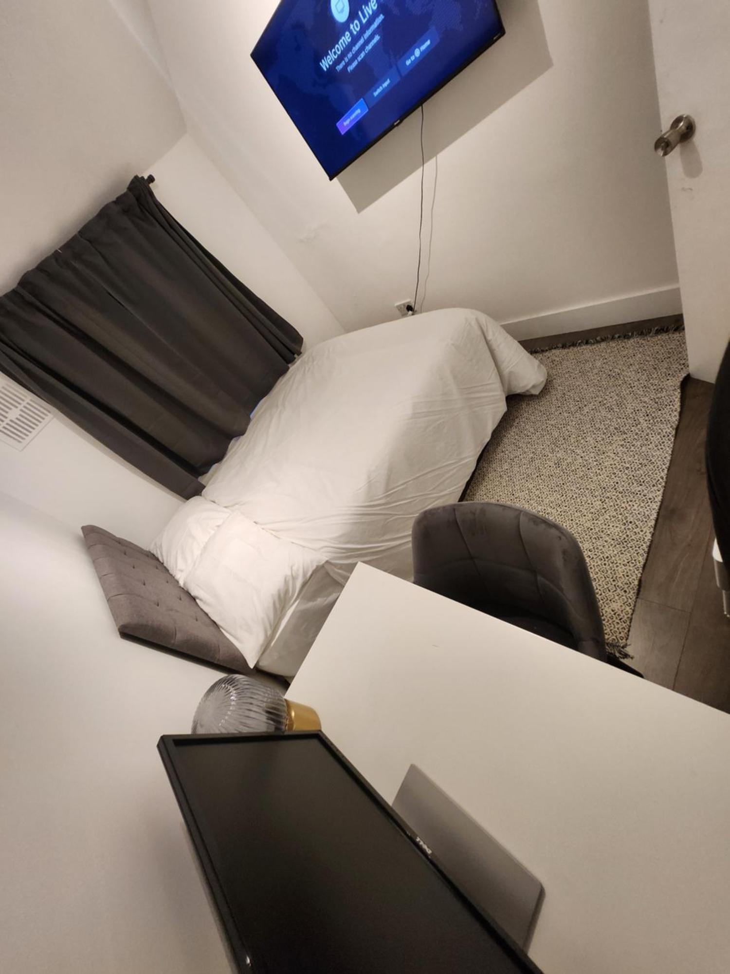 Apartmán Flat With Work Station, Monitor, Smart Tv & Netflix Londýn Exteriér fotografie