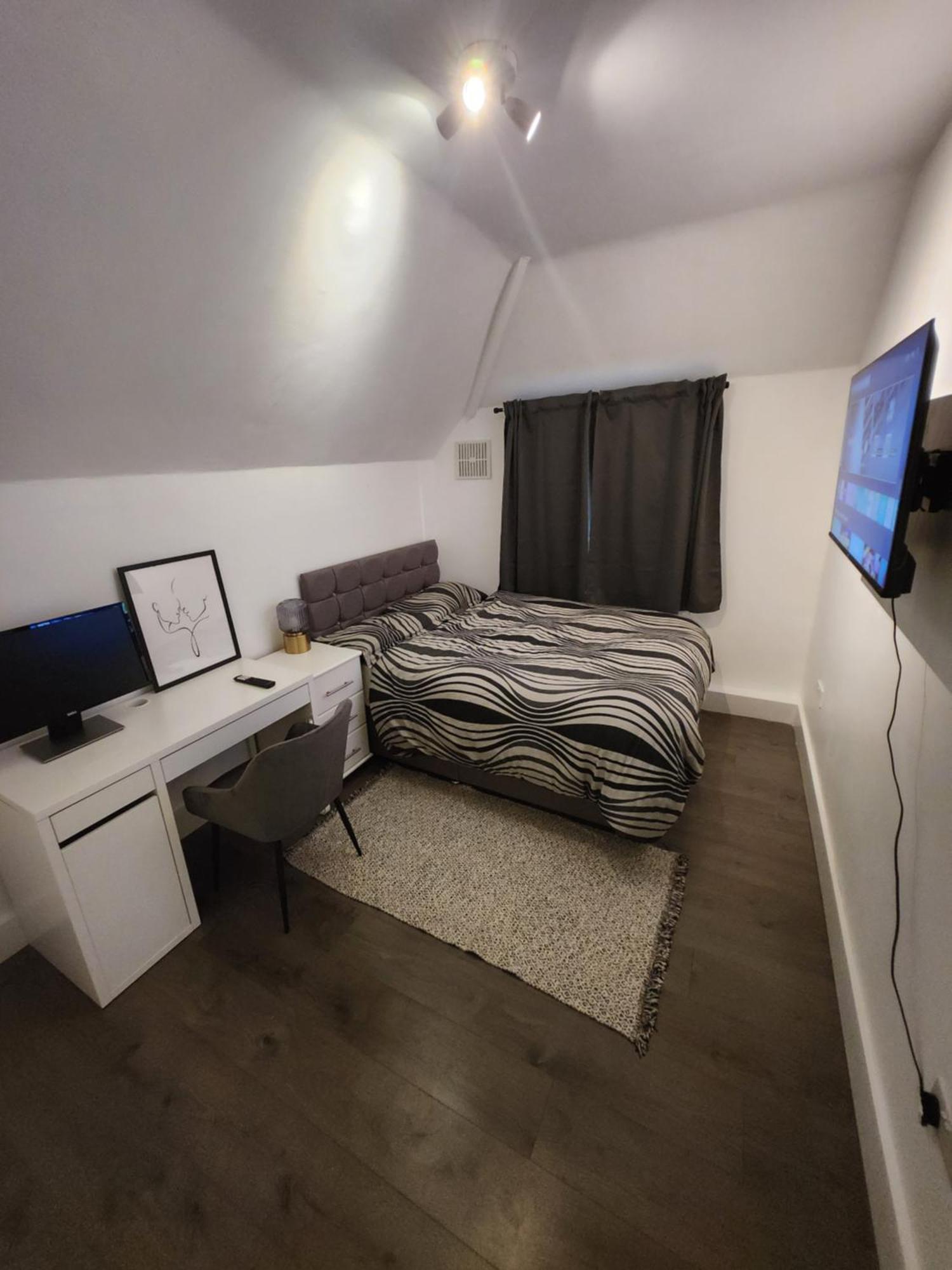 Apartmán Flat With Work Station, Monitor, Smart Tv & Netflix Londýn Exteriér fotografie